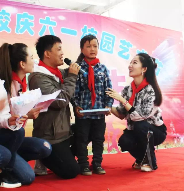 传递六一爱心4.jpg